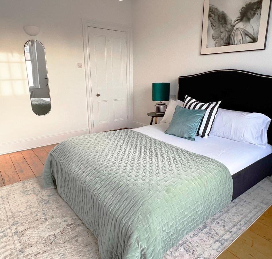 1 Bed / 1 Sofa Bed 'Scandi' Style Ground Floor Apartment Yeovil Zewnętrze zdjęcie